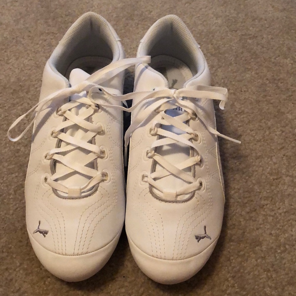 Puma tennis shoes